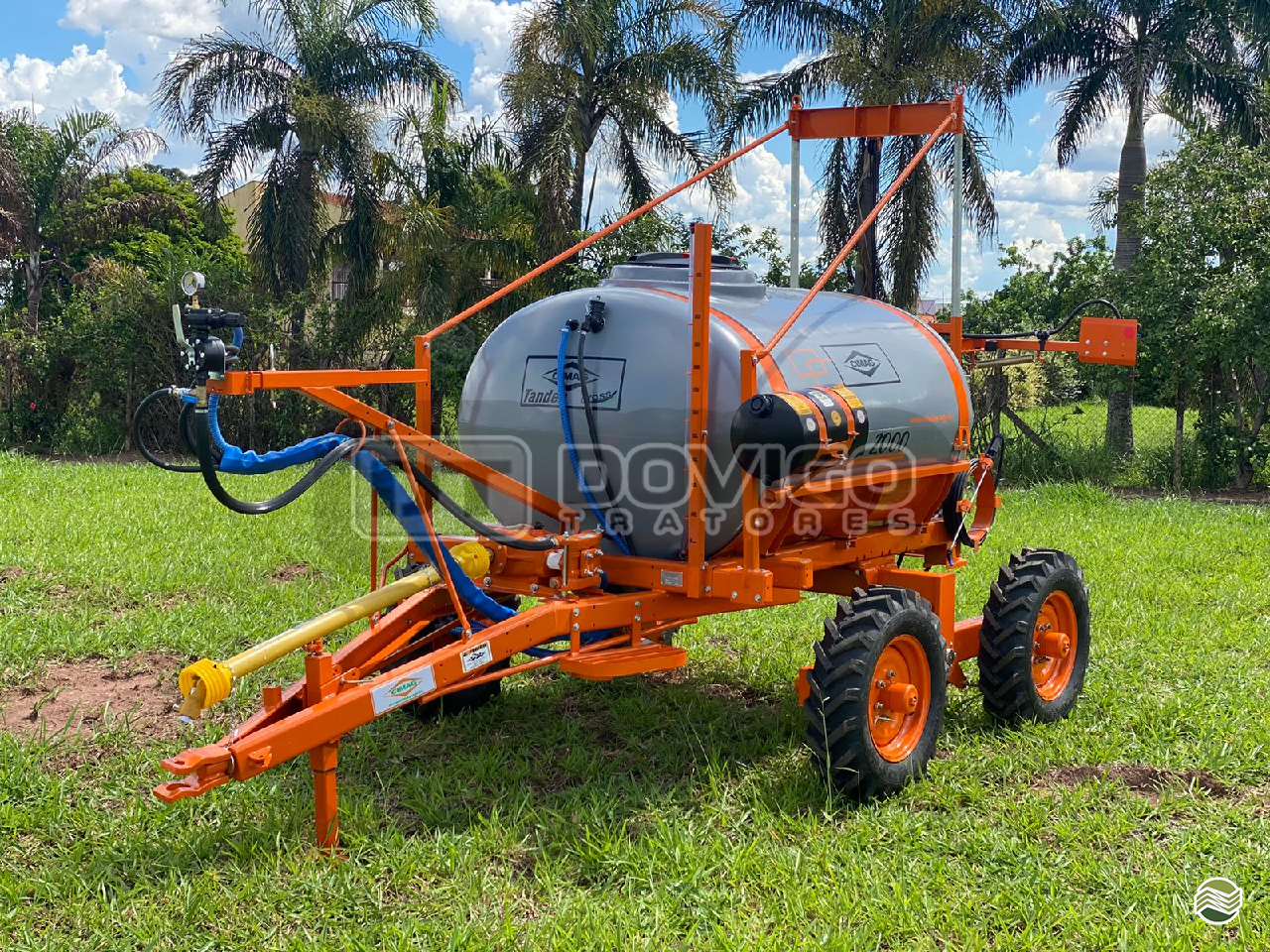 IMPLEMENTOS AGRICOLAS PULVERIZADOR 2000L Dovigo Tratores ARTUR NOGUEIRA SÃO PAULO SP