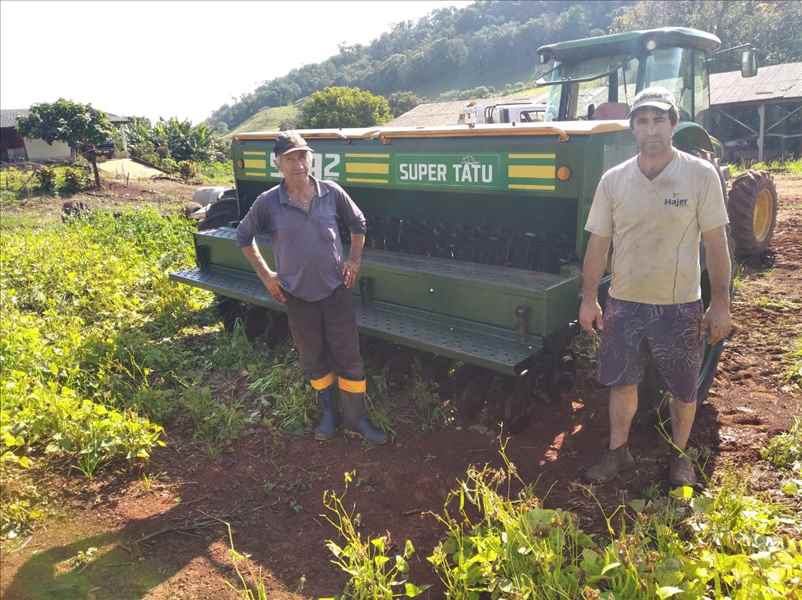 SEMEADEIRA ENTREGUE A FAMILIA PRODOCIMO DA COMUNIDADE DE SAO MIGUEL DO CANOAS - DOIS VIZINHOS - PR. OBRIGADO PELA PREFERENCIA!!!! BONS TRABALHOS