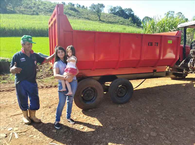 CARRETA AGRICOLA ENTREGUE NA COMUNIDADE DE NOVA SANANDUVA - SALTO DO LONTRA PR A FAMILIA DE FIORINDO AMERICO RIBEIRO, OBRIGADO PELA PREFERENCIA!!!