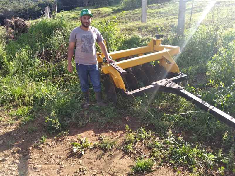 ARRADORA 14 DISCOS ENTREGUE A JAIR E EDILENE GIOLLO DA COMUNIDADE DE LINHA SÃO PEDRO - SANTA IZABEL DO OESTE/PR. OBRIGADO PELA PREFERENCIA.