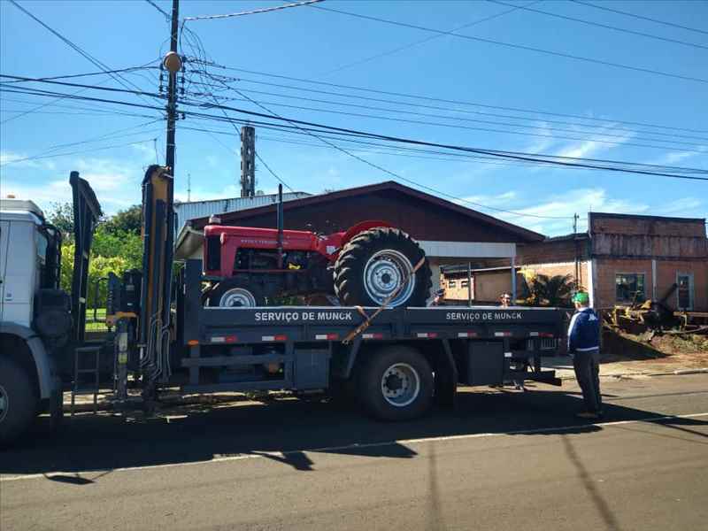 TRATOR VENDIDO PARA A CIDADE DE DOIS VIZINHOS -PR. OBRIGADO PELA PREFERENCIA!!! BONS TRABALHOS