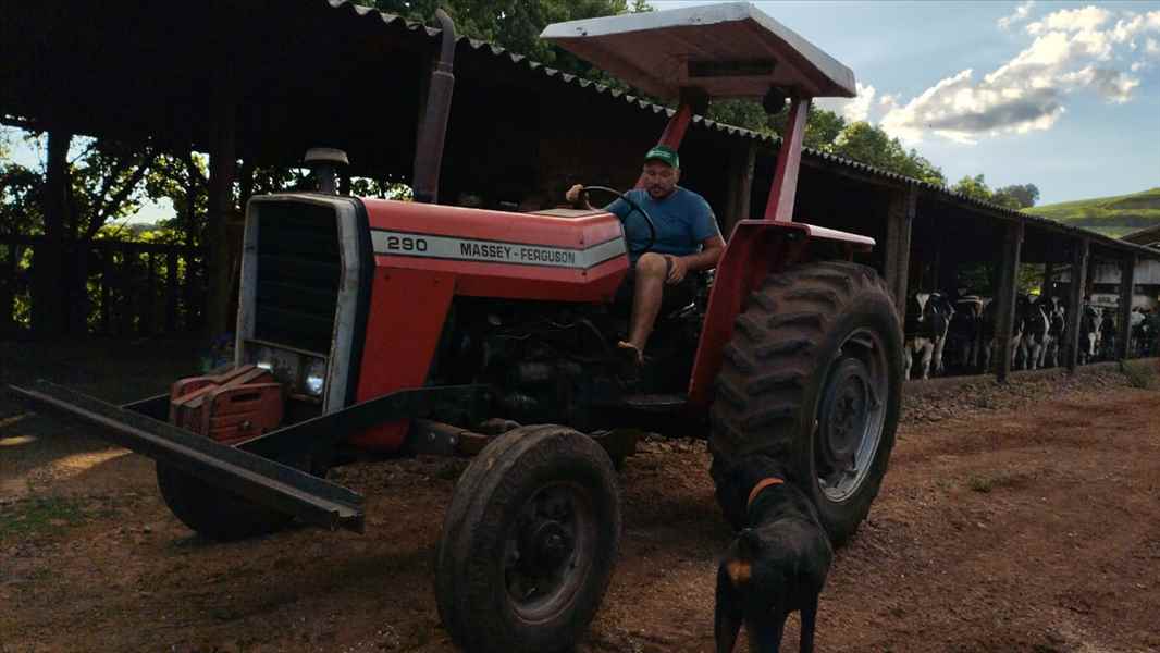 TRATOR MASSEY, ENTREGUE A JEFERSON BOGER DE RIO GAVIAO, NOVA ESPERANÇA DO SUDOESTE/PR. OBRIGADO PELA PREFERENCIA E BONS TRABALHOS!!!