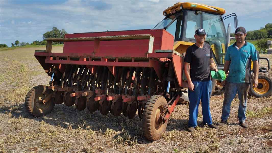 PLANTADEDIRA SFHIL ENTREGUE A LAERCIO STURM DA CIDADE DE PLANALTO/PR, AGRADECEMOS A PREFERENCIA E DESJAMOS BONS TRABALHOS!!!
