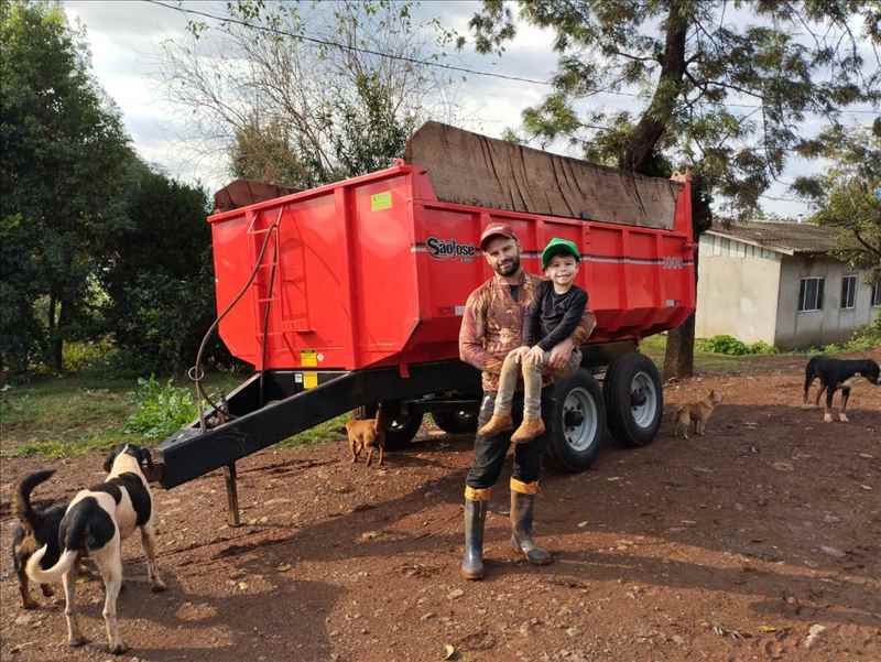 CARRETA AGRICOLA 6TON. VENDIDA A ANDERSON BELUSSO DA COMUNIDADE DE NOVA SANANDUVA, SALTO DO LONTRA-PR. AGRADECEMOS A PREFERENCIA E DESEJAMOS BONS TRABALHOS!!!