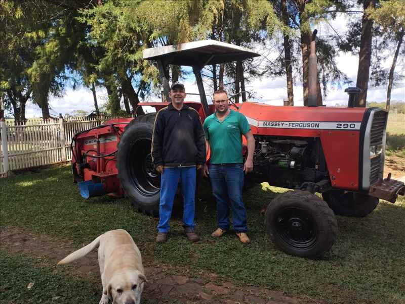 TRATOR E DESENCILADOR VENDIDO A NEIMAR MARTINS DA COMUNIDADE DO RIO GAVIAO, NOVA ESPERANÇA DO SUDOESTE-PR. OBRIGADO PELA PREFERENCIA, DESEJAMOS BONSTRABALHOS!!!
