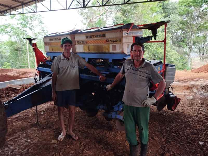 PLANTADEIRA METASA VENDIDA A FAMILIA DALLA COSTA DA CIDADE DE FRANCISCO BELTRAO-PR. AGRADECEMOS A PREFERENCIA E DESEJAMOS BONS TRABALHOS!!!