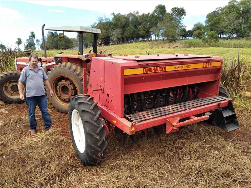 Semeadeira Entregue ao Agricultor de Quedas do Iguaçu.......Boa Sorte....Obrigado pela preferencia.