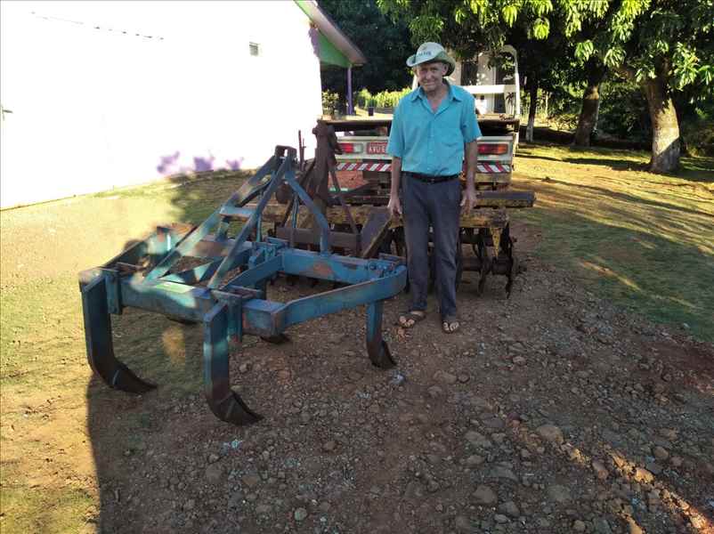 GRADE NIVELADORA E PE DE PATO ADQUIRIDOS POR ANIVO KALSING, PLANALTO - PR...............OBRIGADO PELA PREFERENCIA.