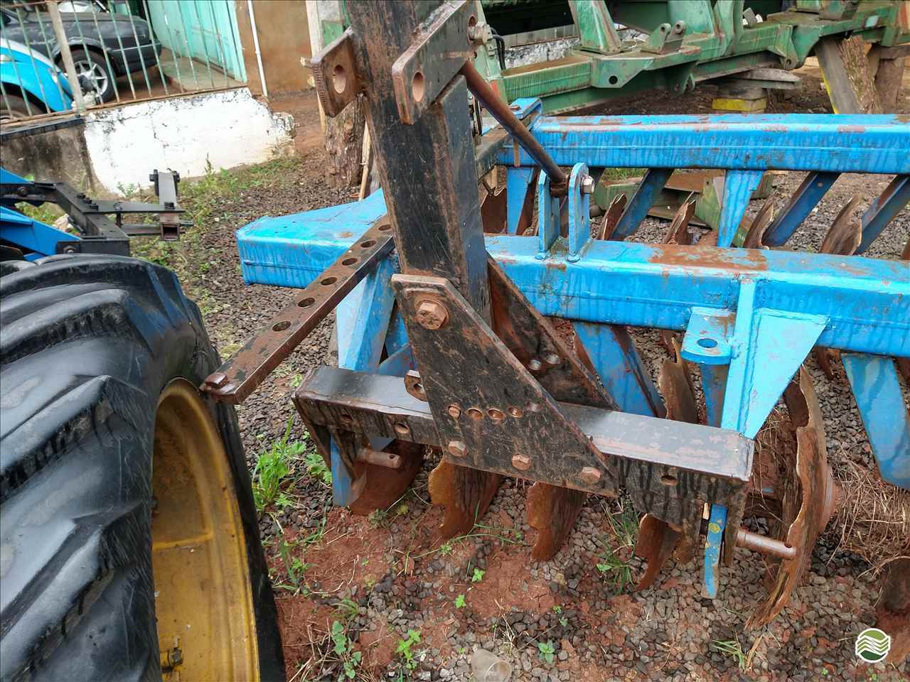IMPLEMENTOS AGRICOLAS GRADE ARADORA ARADORA 16 DISCOS P. M. Muller Maquinas e Implementos Agrícolas SALTO DO LONTRA PARANÁ PR