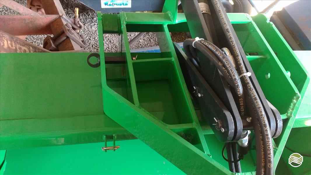 IMPLEMENTOS AGRICOLAS PLATAFORMA PARA TRATOR BASCULANTE P. M. Muller Maquinas e Implementos Agrícolas SALTO DO LONTRA PARANÁ PR