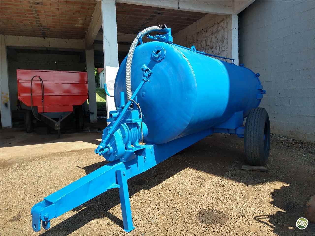 IMPLEMENTOS AGRICOLAS DISTRIBUIDOR ADUBO ORGÂNICO LÍQUIDO P. M. Muller Maquinas e Implementos Agrícolas SALTO DO LONTRA PARANÁ PR