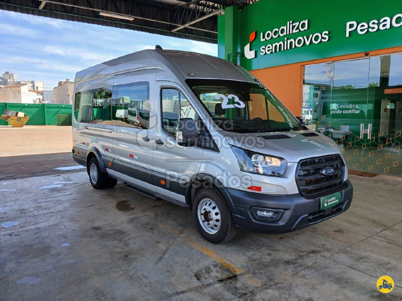 VANS FORD Transit Minibus 2.0 17+1 MT Localiza Seminovos Pesados - Ribeirão Preto RIBEIRAO PRETO SÃO PAULO SP