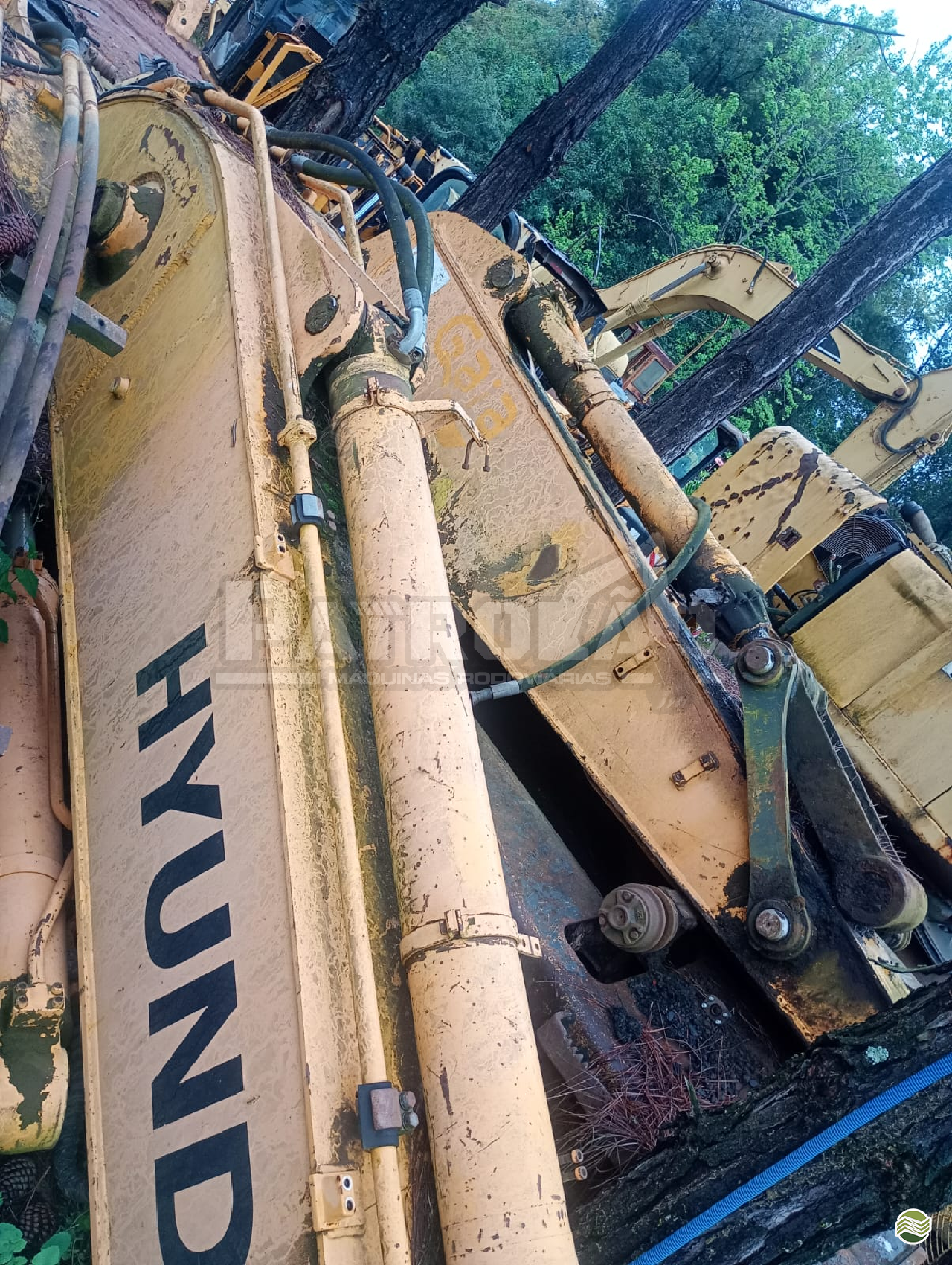 Sucata de Escavadeira Hidraulica Hyundai 250  