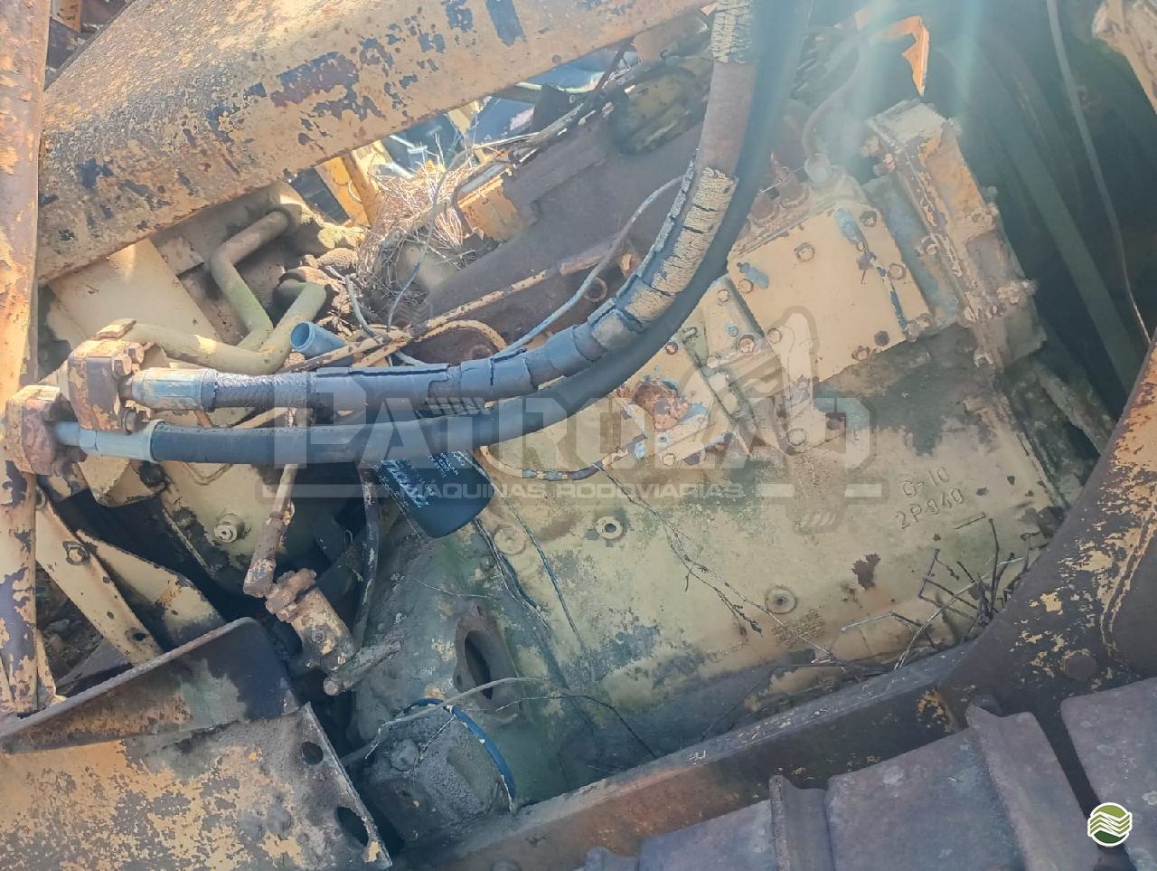 SUCATA PARA RETIRA DE PEÇAS TRATOR DE ESTEIRAS CATERPILLAR D4  ANO 1989