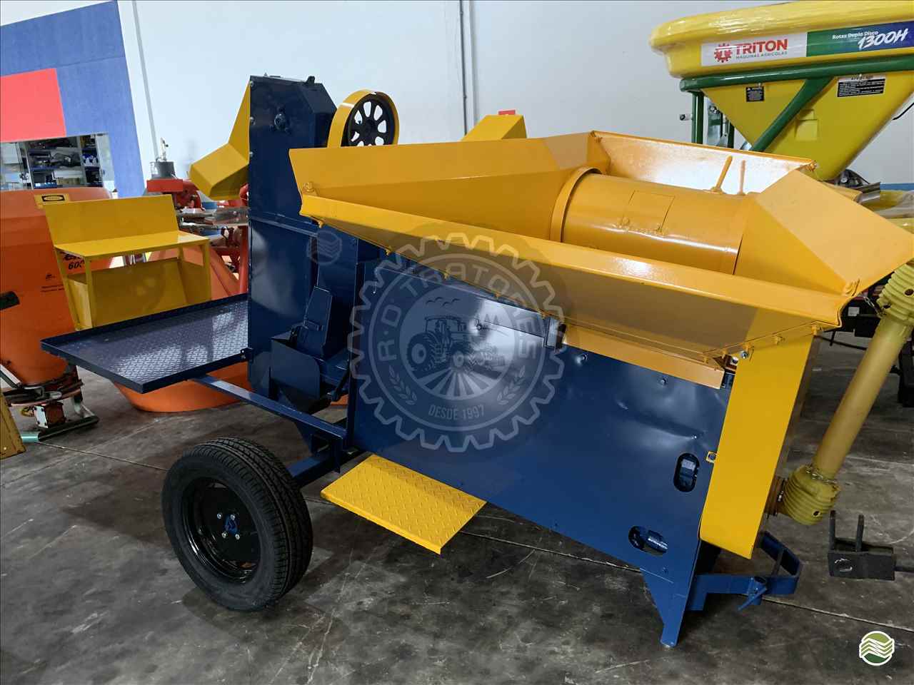 EQUIPAMENTOS GRÃOS e SEMENTES BATEDEIRA CEREAIS RD Tratores PAULO FRONTIN PARANÁ PR