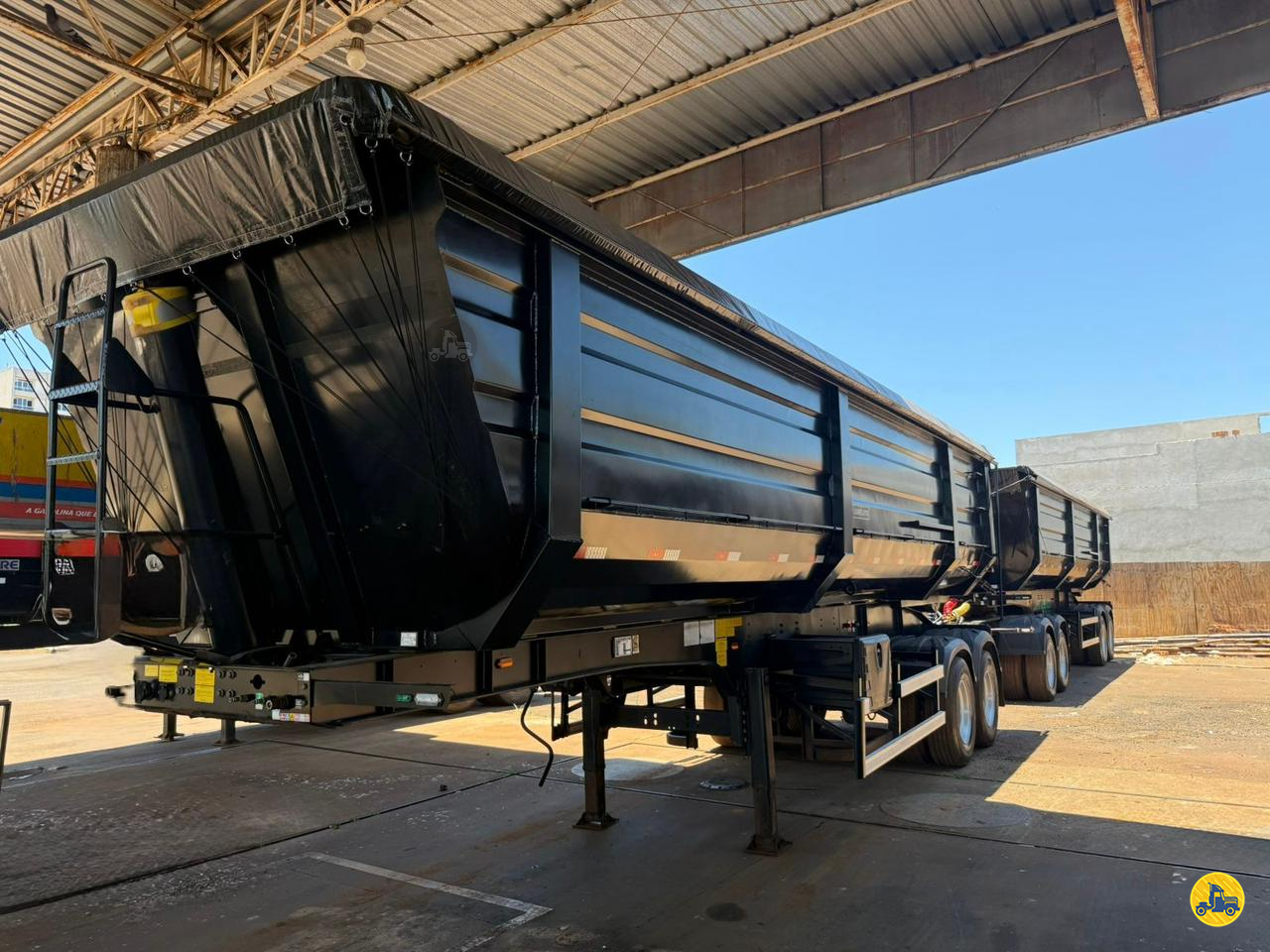 CARRETA BITREM 9 EIXOS BASCULANTE Julio Ribeiro Caminhões ARAPONGAS PARANÁ PR