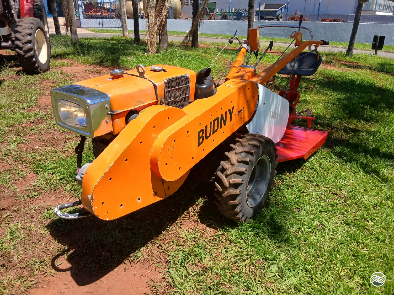 TRATOR BUDNY BDY 1520 Tração 4x2 Araras Tratores ARARAS SÃO PAULO SP