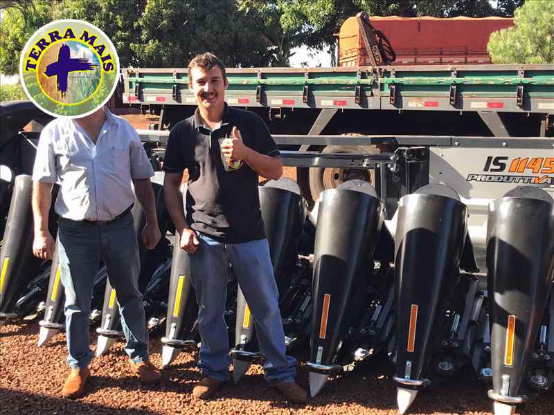 Entrega Técnica feita com sucesso, PRODUTIVA 1145 
Obrigado família Pagliosa pela confiança a nós da 
Terra Mais Implementos & Gts do Brasil 
#SEGUEOLIDER   