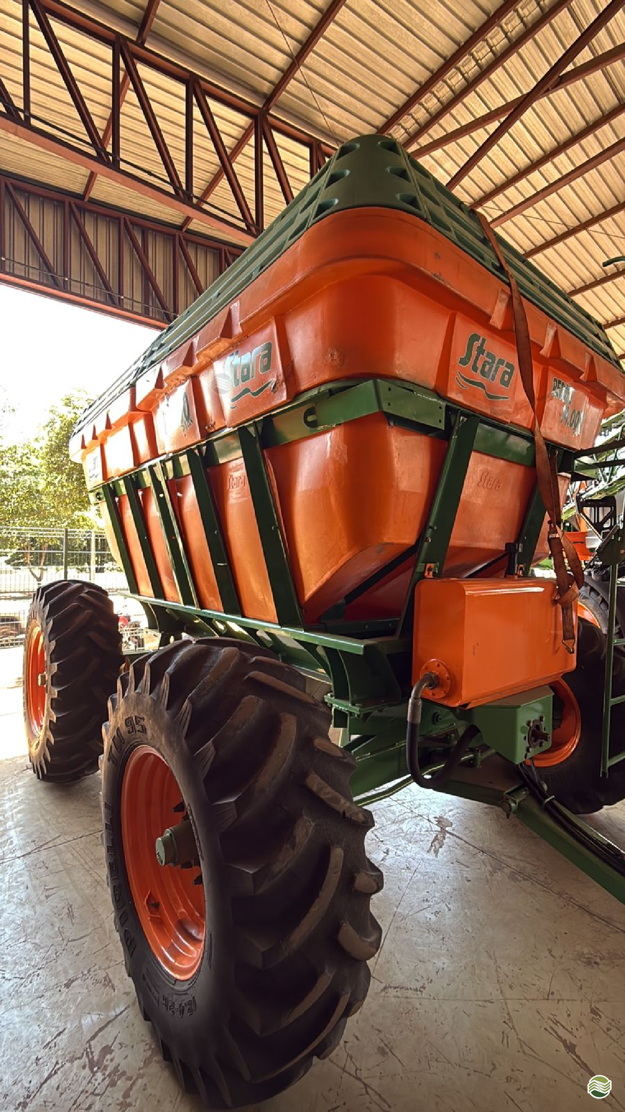 IMPLEMENTOS AGRICOLAS CARRETA BAZUKA GRANELEIRA 14000 Inovagro - Stara PALOTINA PARANÁ PR