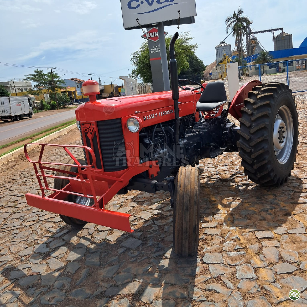 TRATOR MASSEY FERGUSON MF 65 Tração 4x2 Mané Tratores GUAIRA PARANÁ PR