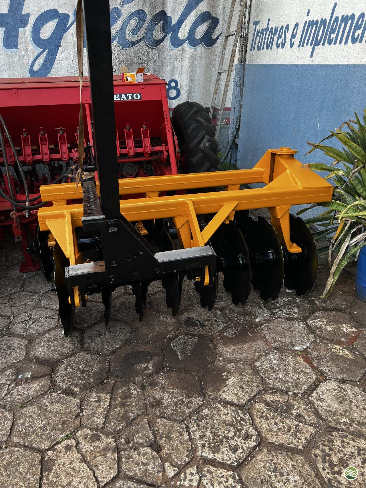 IMPLEMENTOS AGRICOLAS GRADE ARADORA ARADORA 16 DISCOS Diney Tratores GOIOERE PARANÁ PR