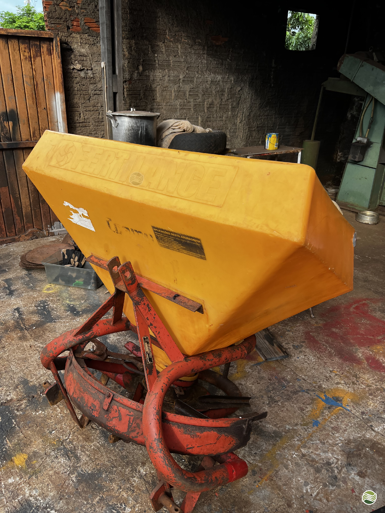 IMPLEMENTOS AGRICOLAS DISTRIBUIDOR FERTILIZANTES DISCO Diney Tratores GOIOERE PARANÁ PR