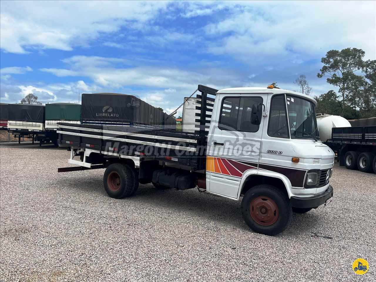 CAMINHAO MERCEDES-BENZ MB 608 Carga Seca 3/4 4x2 Margotti Caminhões TUBARAO SANTA CATARINA SC
