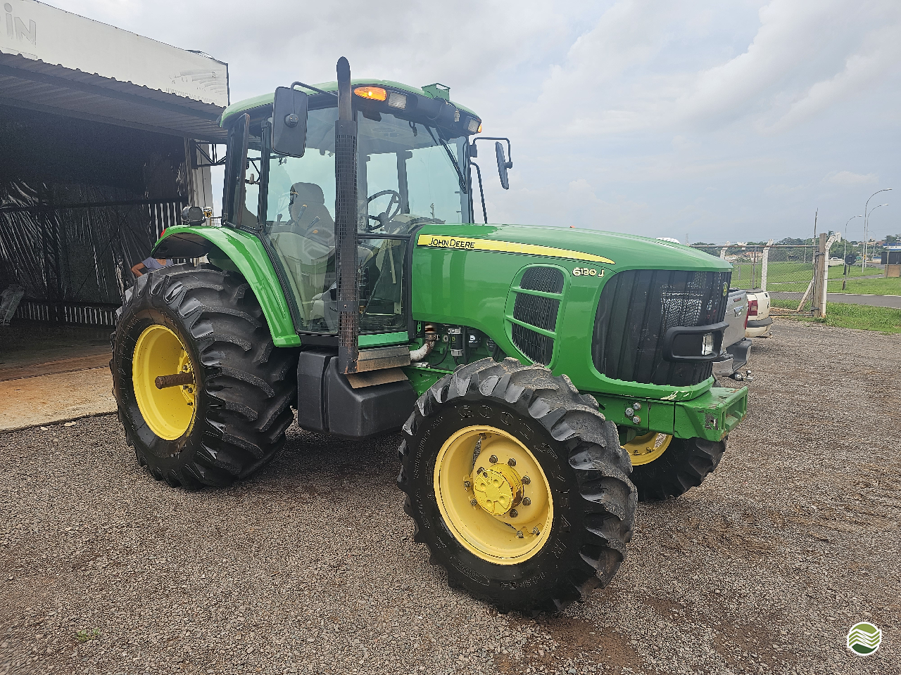 TRATOR JOHN DEERE JOHN DEERE 6130J Tração 4x4 Marin Tratores BIRIGUI SÃO PAULO SP
