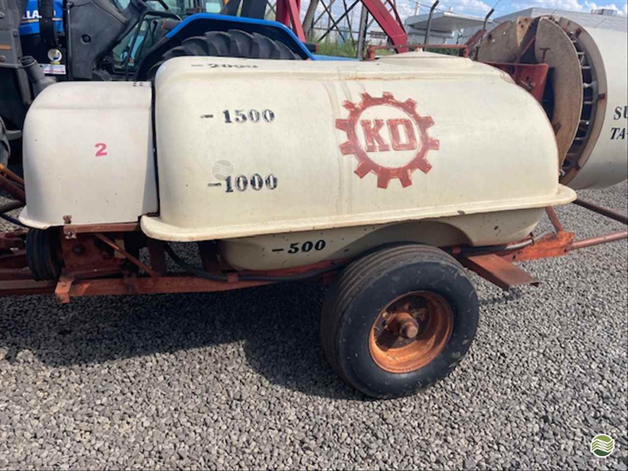 IMPLEMENTOS AGRICOLAS PULVERIZADOR 2000L Limeira Tratores LIMEIRA SÃO PAULO SP