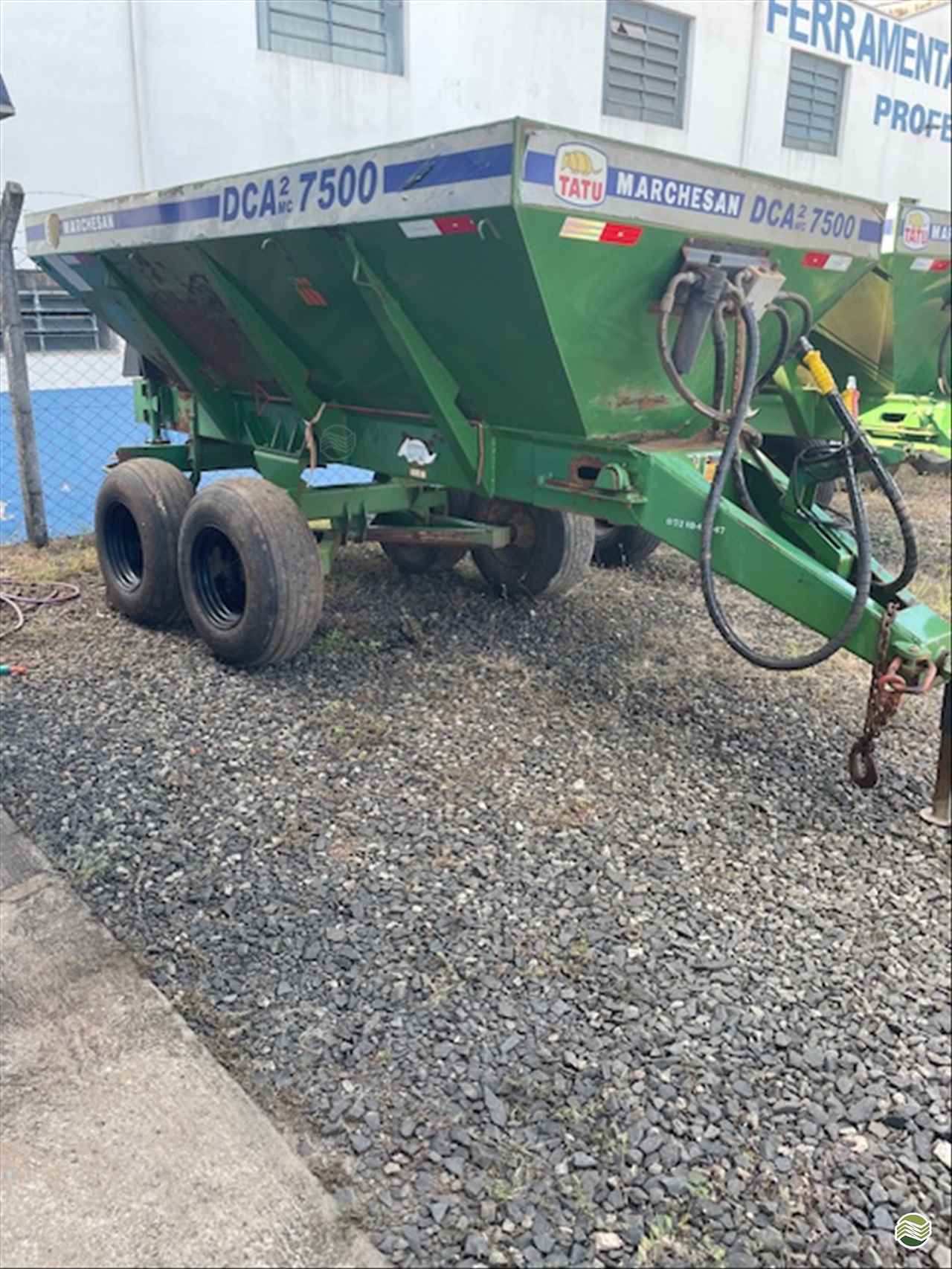 IMPLEMENTOS AGRICOLAS DISTRIBUIDOR CALCÁRIO 7500 Kg Limeira Tratores LIMEIRA SÃO PAULO SP