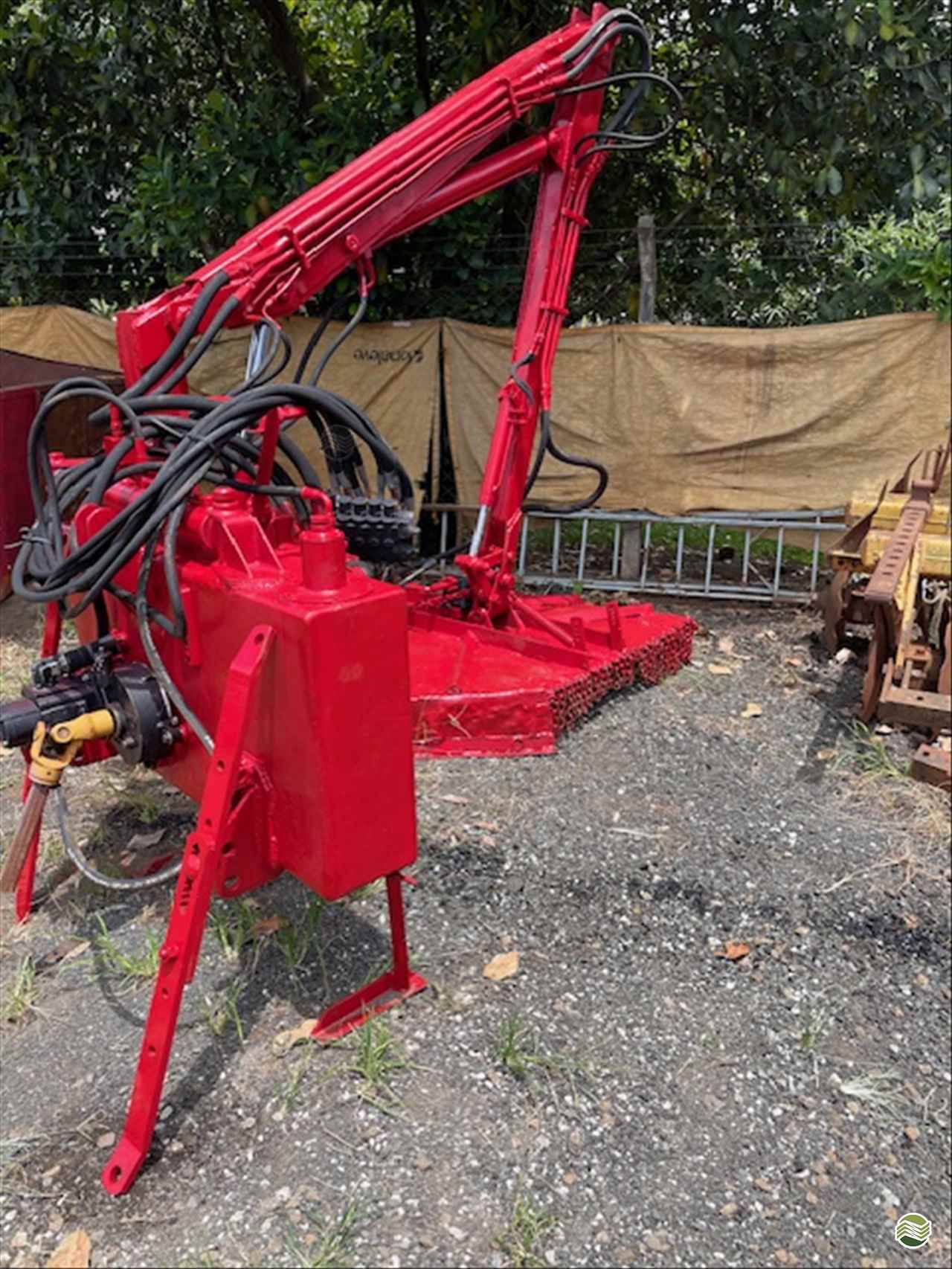 IMPLEMENTOS AGRICOLAS ROCADEIRA ROCADEIRA ARTICULADA Limeira Tratores LIMEIRA SÃO PAULO SP