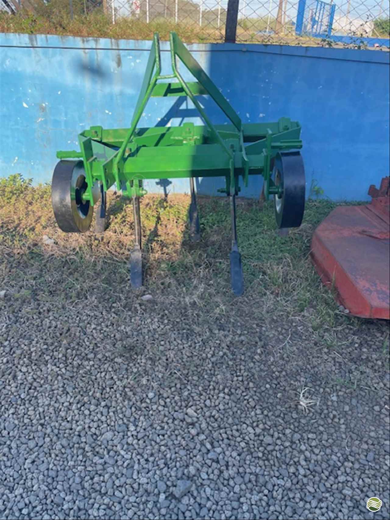 IMPLEMENTOS AGRICOLAS SUBSOLADOR 5 HASTES Limeira Tratores LIMEIRA SÃO PAULO SP