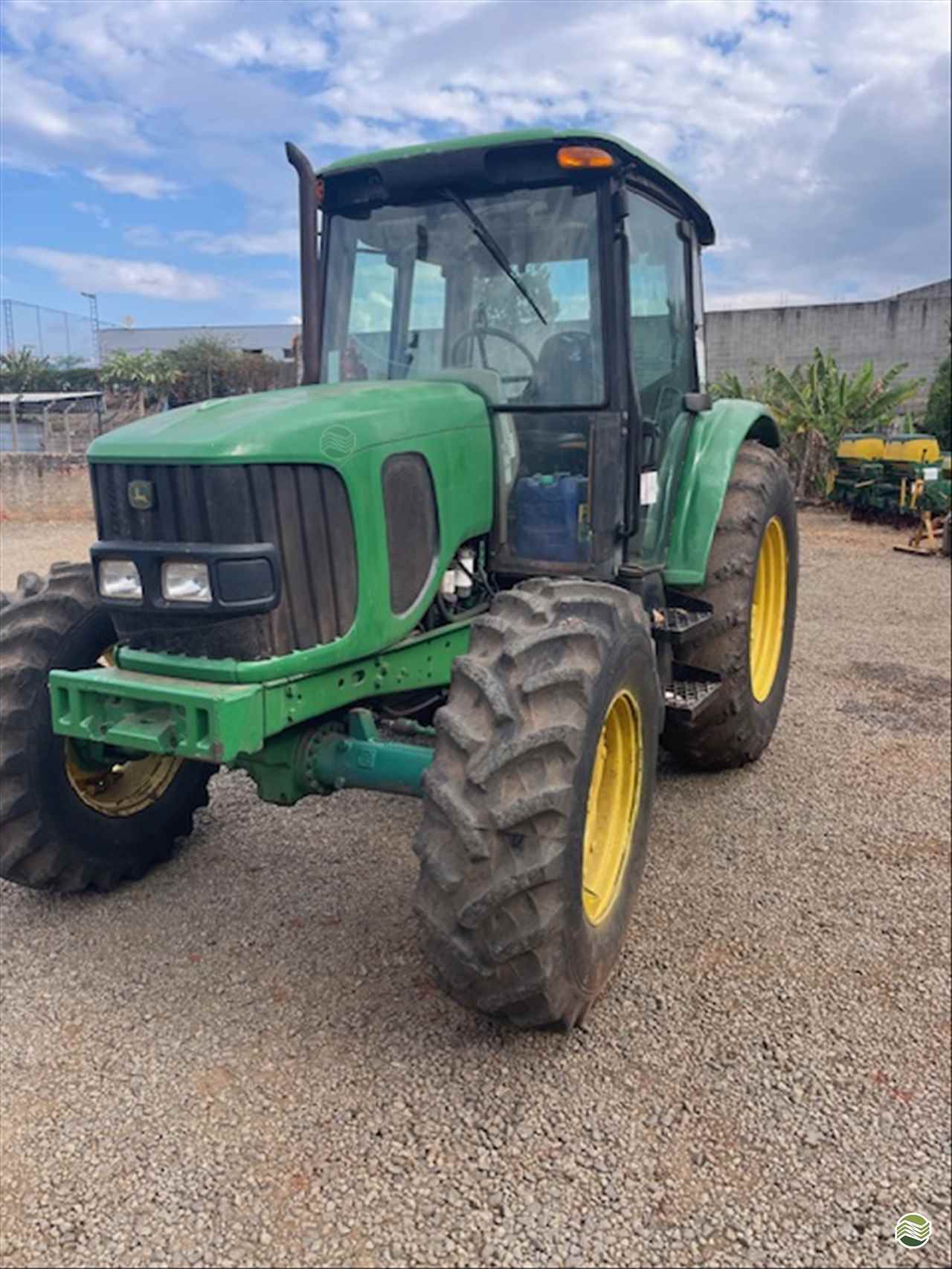 TRATOR JOHN DEERE JOHN DEERE 6100J Tração 4x4 Limeira Tratores LIMEIRA SÃO PAULO SP