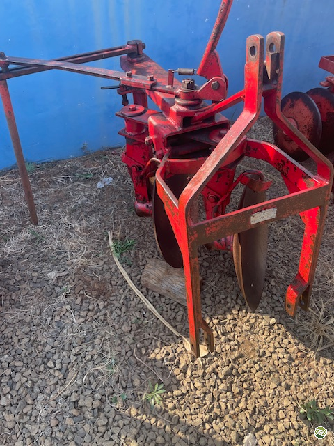 IMPLEMENTOS AGRICOLAS ARADO 2 DISCOS REVERSÍVEL Limeira Tratores LIMEIRA SÃO PAULO SP