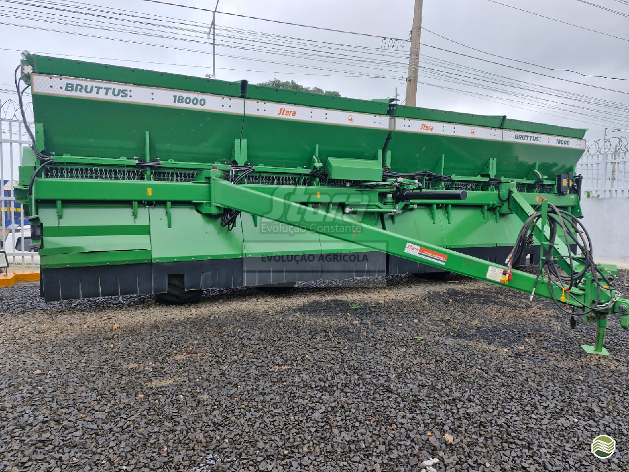 IMPLEMENTOS AGRICOLAS DISTRIBUIDOR DISTRIBUIDOR 18000 Evolução Agrícola - Stara JATAI GOIAS GO