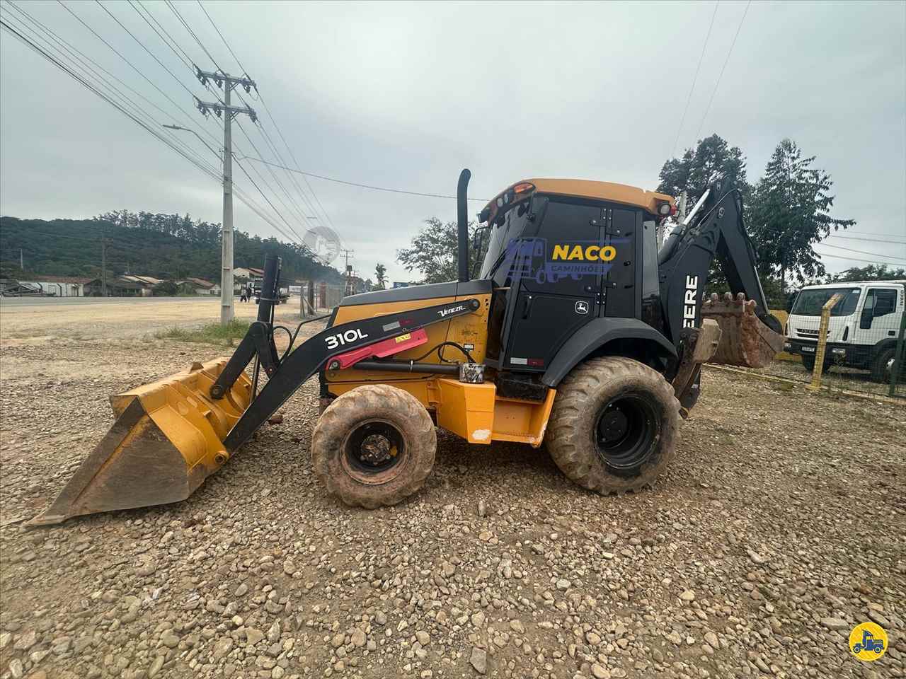 RETRO ESCAVADEIRA JOHN DEERE 310L Tração 4x4 Naco Caminhões CANELINHA SANTA CATARINA SC