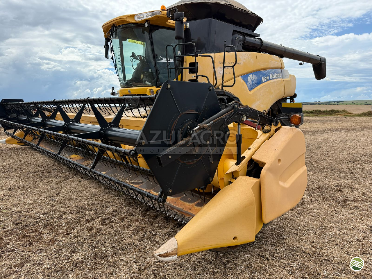 COLHEITADEIRA NEW HOLLAND CR 9060 Azul Agro Máquinas e Equipamentos - New Holland JATAI GOIAS GO