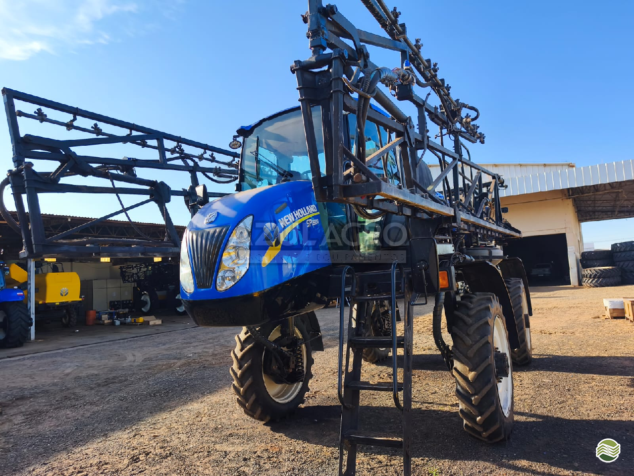 PULVERIZADOR NEW HOLLAND SP2500 Tração 4x2 Azul Agro Máquinas e Equipamentos - New Holland JATAI GOIAS GO