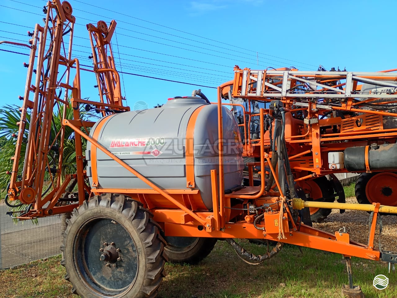 PULVERIZADOR IMEP AVALANCHE 3000 Tração 4x2 Azul Agro Máquinas e Equipamentos - New Holland JATAI GOIAS GO