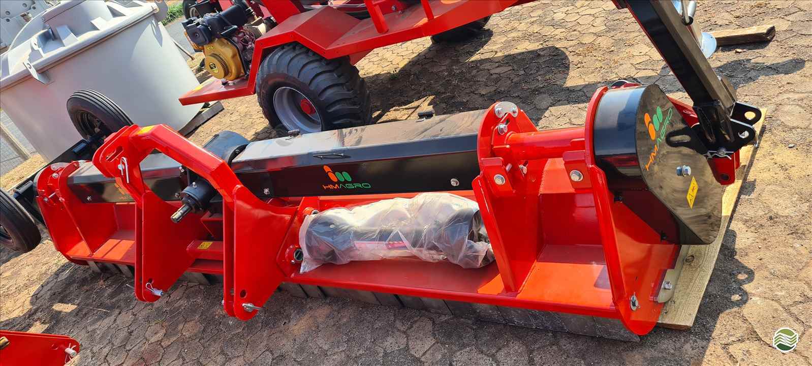 IMPLEMENTOS AGRICOLAS TRITURADOR LIMPEZA TRITURADOR DE ARRASTO Arena Máquinas   UBERABA MINAS GERAIS MG