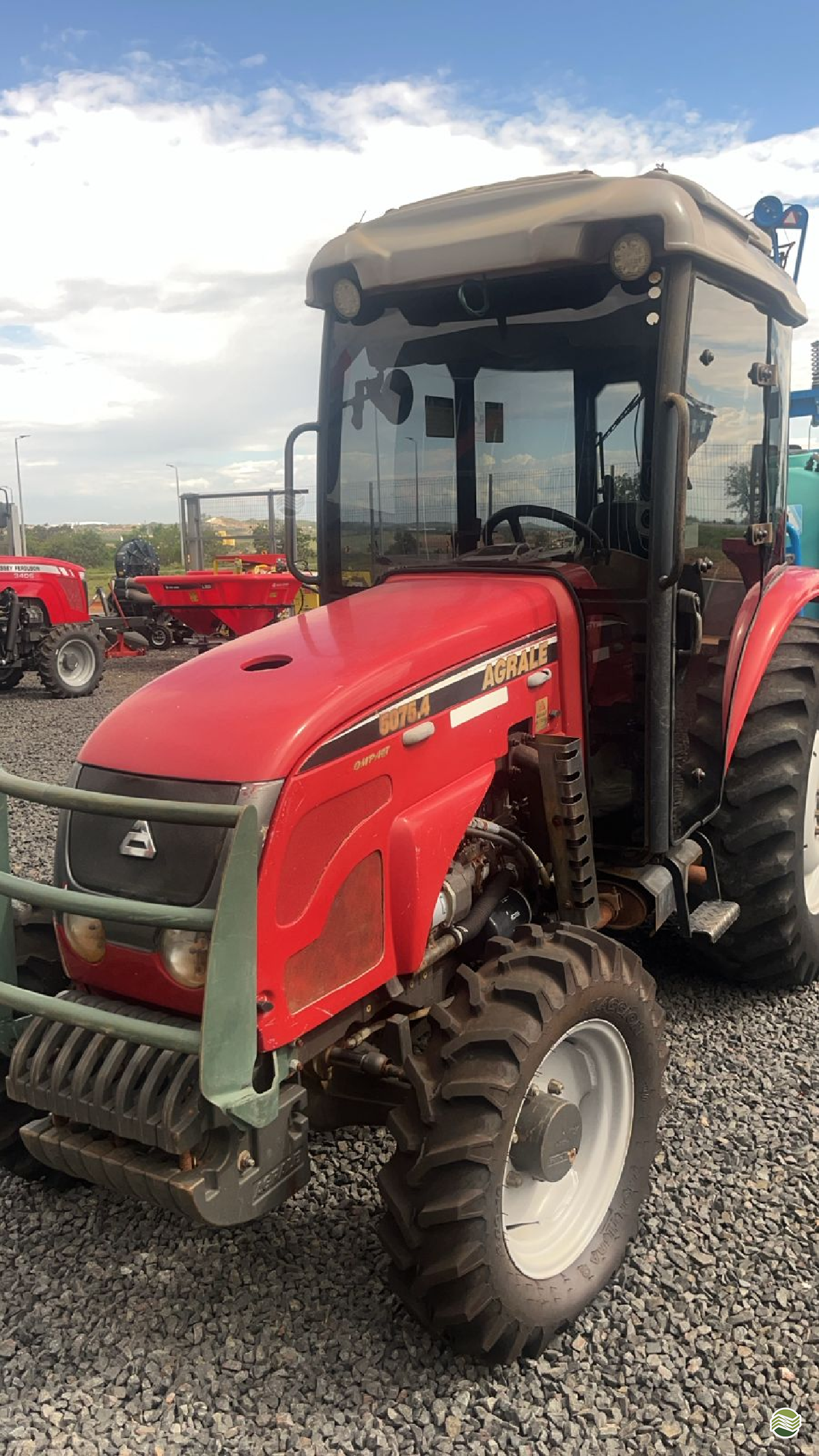 TRATOR AGRALE AGRALE 5070 Tração 4x4 Redemaq - Massey PATOS DE MINAS MINAS GERAIS MG