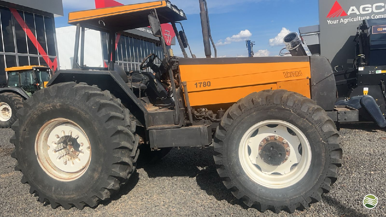 TRATOR VALTRA VALTRA 1780 Tração 4x4 Redemaq - Massey PATOS DE MINAS MINAS GERAIS MG