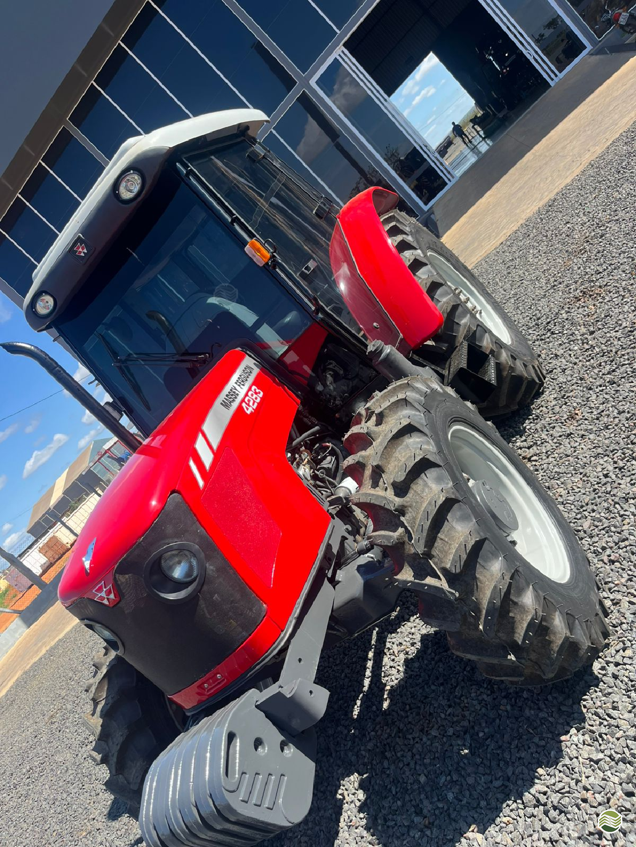 TRATOR MASSEY FERGUSON MF 4283 Tração 4x4 Redemaq - Massey PATOS DE MINAS MINAS GERAIS MG