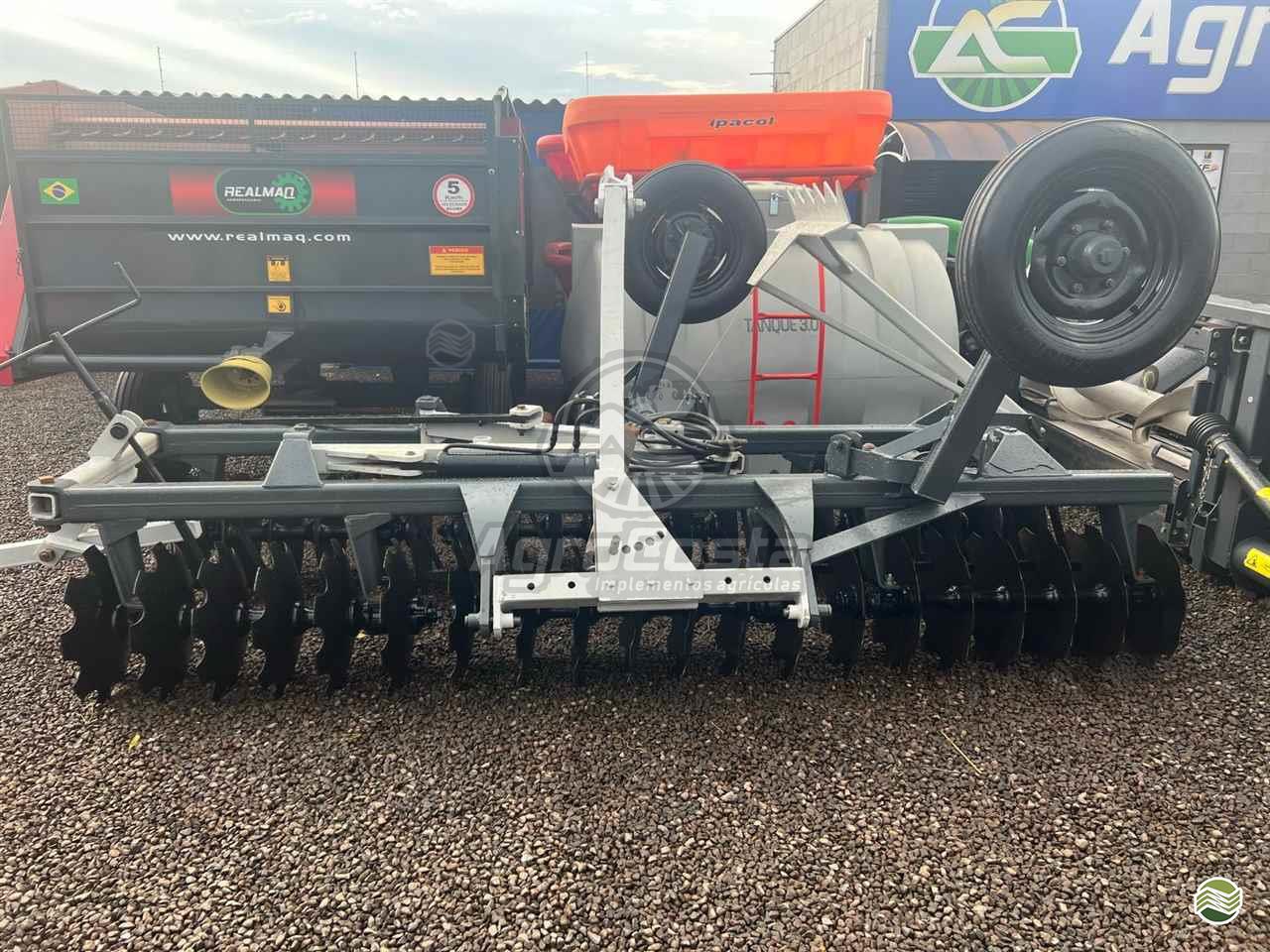 IMPLEMENTOS AGRICOLAS GRADE NIVELADORA NIVELADORA 42 DISCOS AgroCosta Implementos Agrícolas NOVA ANDRADINA MATO GROSSO DO SUL MS