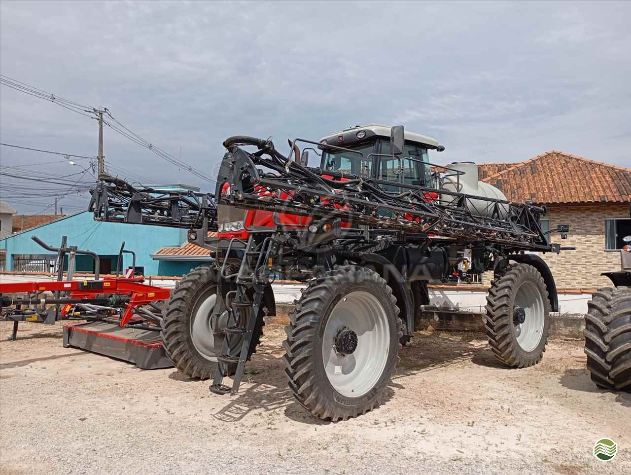 PULVERIZADOR MASSEY FERGUSON MF 9330 Tração 4x4 Magparaná - Massey IRATI PARANÁ PR