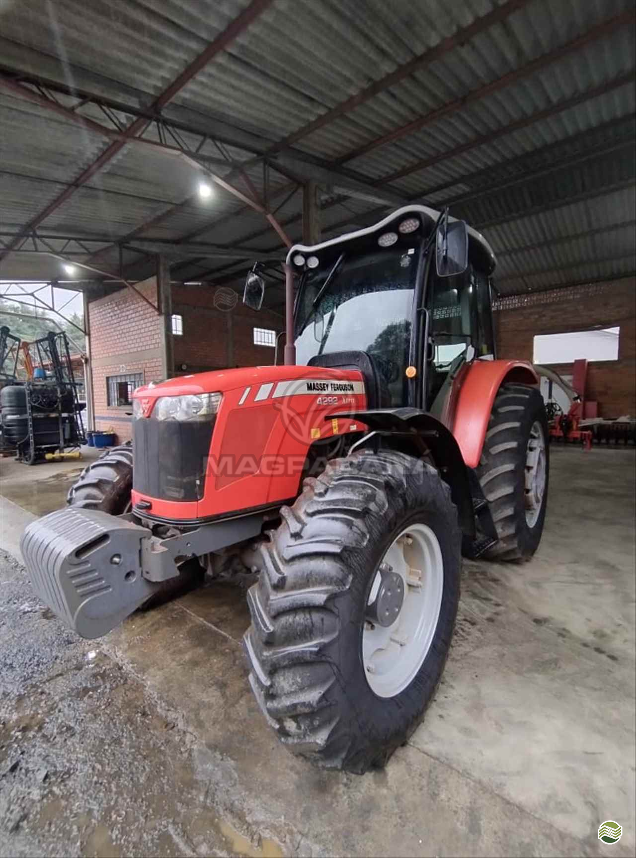 TRATOR MASSEY FERGUSON MF 4292 Tração 4x4 Magparaná - Massey IRATI PARANÁ PR