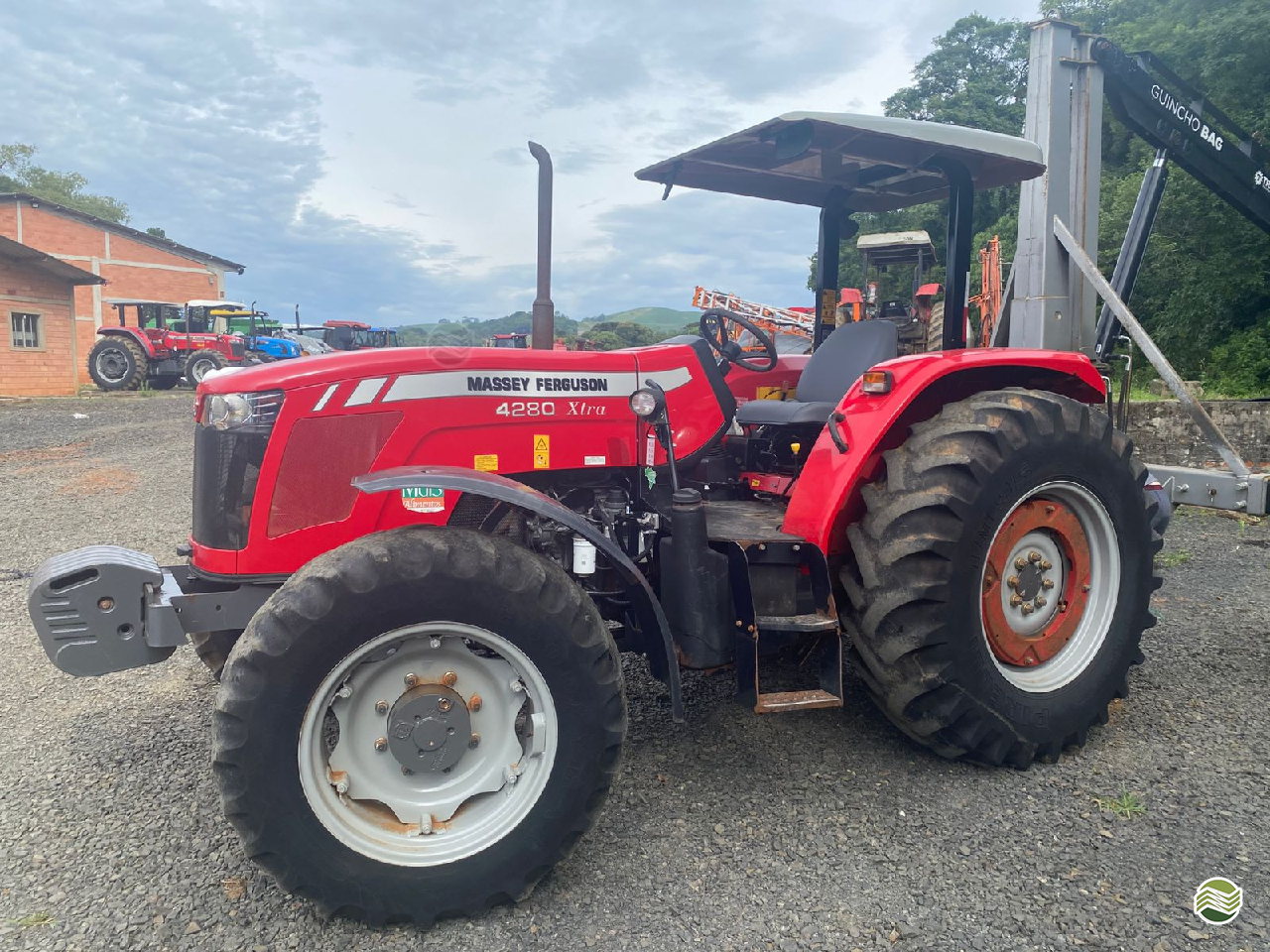 TRATOR MASSEY FERGUSON MF 4280 Tração 4x4 Magparaná - Massey IRATI PARANÁ PR