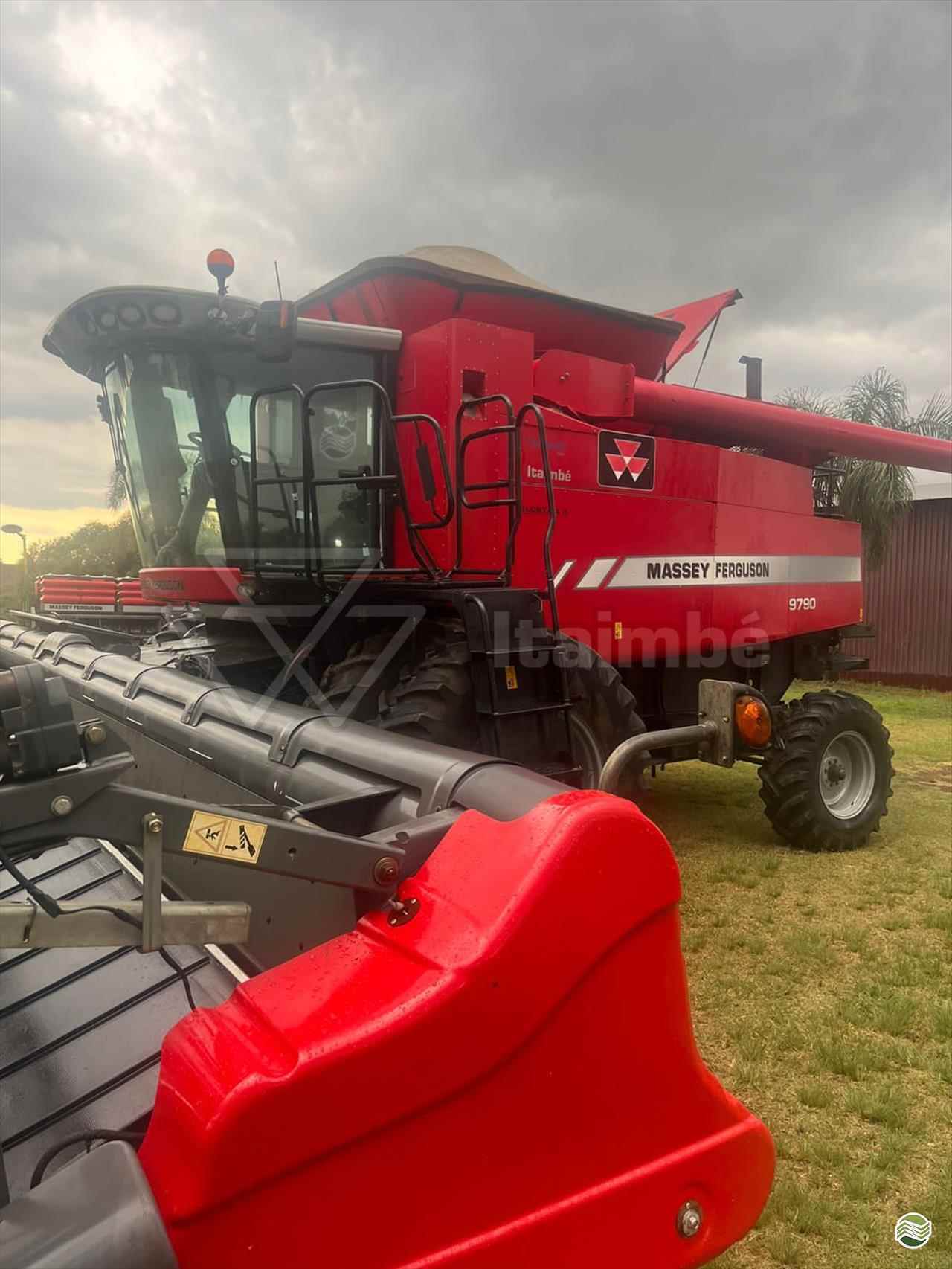 COLHEITADEIRA MASSEY FERGUSON MF 9790 Itaimbé Máquinas - Massey - Matriz SANTA MARIA RIO GRANDE DO SUL RS