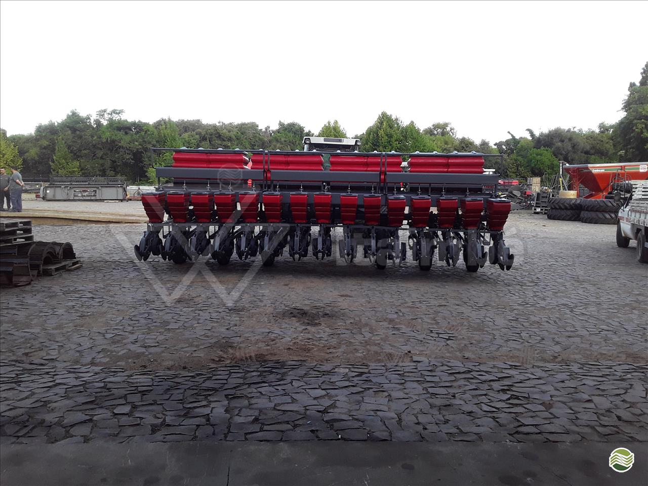 PLANTADEIRA MASSEY FERGUSON MF 515 Itaimbé Máquinas - Massey - Matriz SANTA MARIA RIO GRANDE DO SUL RS
