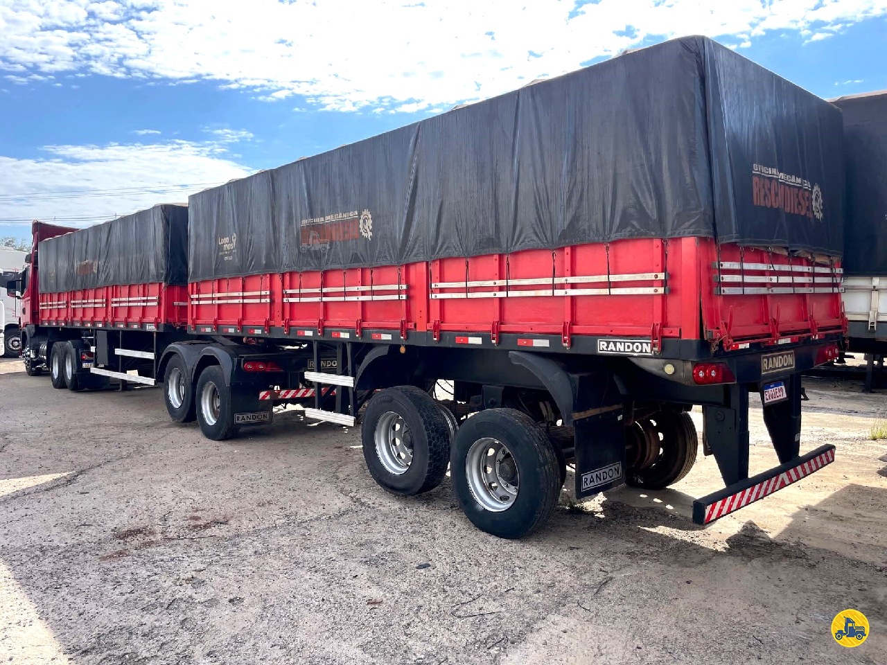 GRANELEIRO de JK Caminhões PR